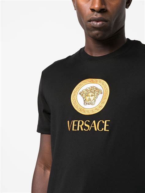 versace medusa print t shirt.